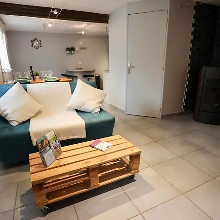 La Des Roses Au Coeur De Holiday home *